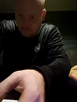 Snapshot of svenni2525 chatting on October 26, 2025, 10:47 pm svenni2525 online show from October 26, 2025, 10:47 pm