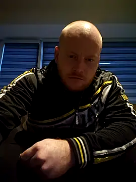 Snapshot of svenni2525 chatting on October 29, 2025, 4:20 pm svenni2525 online show from October 29, 2025, 4:20 pm