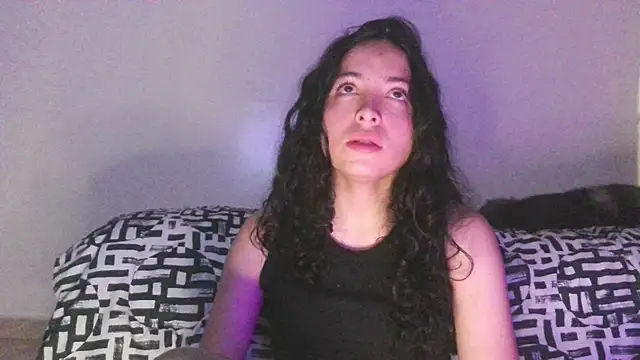 aliceclair  online show from October 28, 2025, 6:06 am