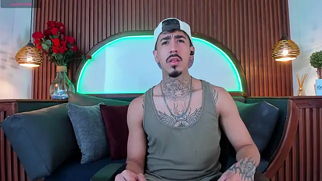 Donovan Desmond online show from November 21, 2025, 8:18 pm