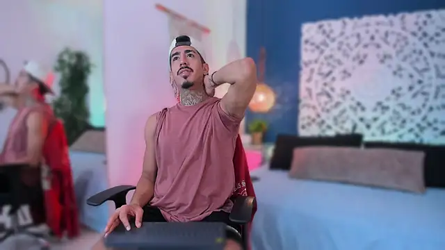 Snapshot of Donovan_Desmond chatting on February 4, 2026, 4:18 am Donovan Desmond online show from February 4, 2026, 4:18 am