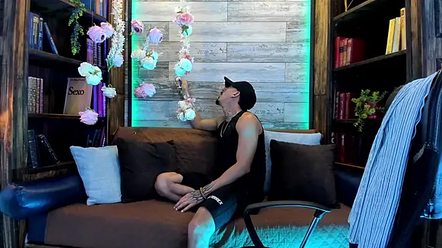 Snapshot of Donovan_Desmond chatting on February 13, 2026, 3:46 am Donovan Desmond online show from February 13, 2026, 3:46 am