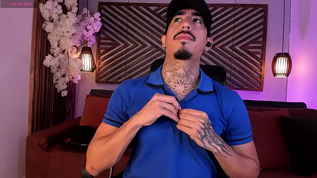 Snapshot of Donovan_Desmond chatting on February 26, 2026, 12:20 am Donovan Desmond online show from February 26, 2026, 12:20 am