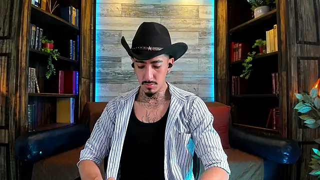 Snapshot of Donovan_Desmond chatting on May 7, 2026, 7:52 pm Donovan Desmond online show from May 7, 2026, 7:52 pm