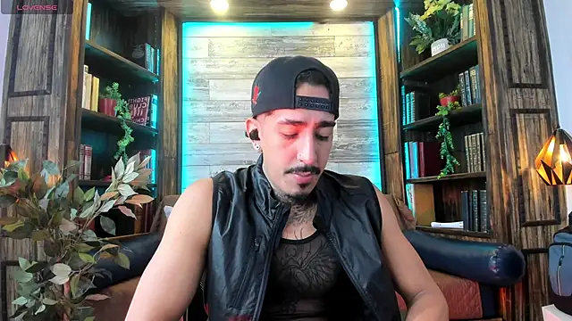 Snapshot of Donovan_Desmond chatting on June 3, 2026, 7:41 pm Donovan Desmond online show from June 3, 2026, 7:41 pm