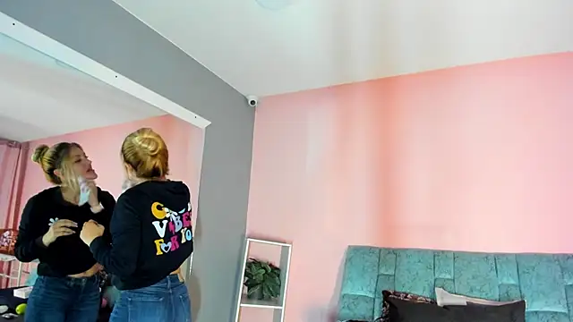 Snapshot of Camila_Russoo chatting on January 31, 2026, 7:11 pm Camila Russoo online show from January 31, 2026, 7:11 pm