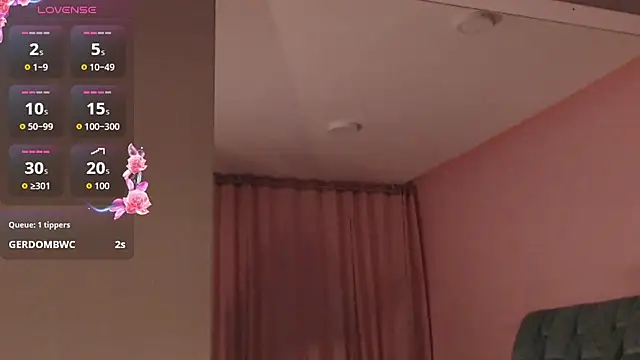 Snapshot of Camila_Russoo chatting on February 14, 2026, 11:18 am Camila Russoo online show from February 14, 2026, 11:18 am