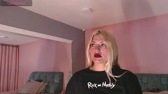 Snapshot of Camila_Russoo chatting on February 19, 2026, 8:38 pm Camila Russoo online show from February 19, 2026, 8:38 pm