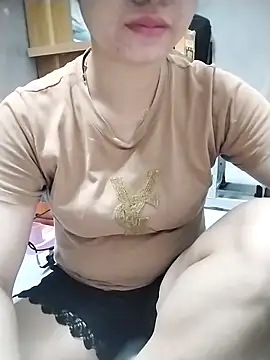 Mie rose online show from October 6, 2025, 1:08 pm