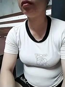 Mie rose online show from April 11, 2026, 12:59 am