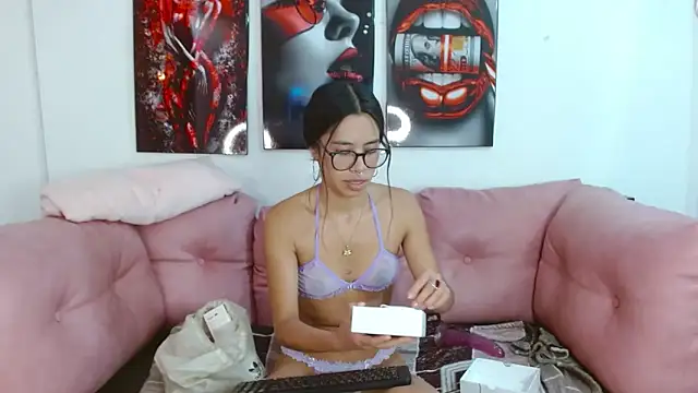 Miahotcs1 online show from November 7, 2025, 1:55 pm