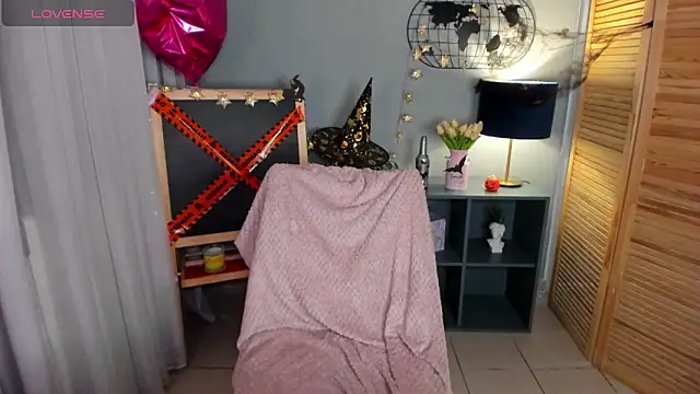 mishapallmer online show from October 21, 2025, 1:50 am