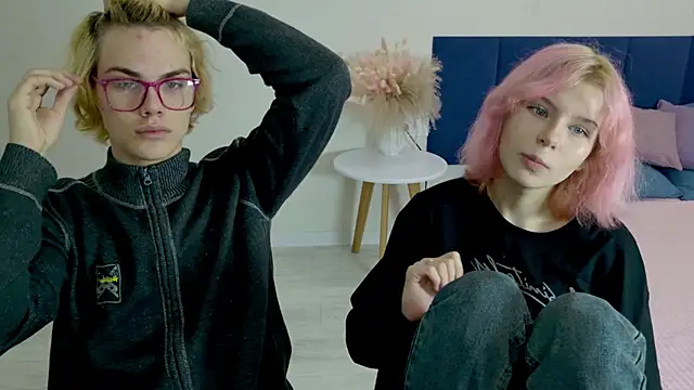 Bonnie And C1yde online show from November 1, 2025, 5:15 pm