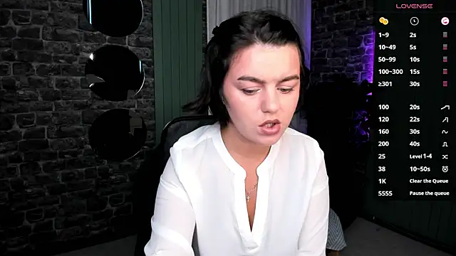 moodberry online show from October 17, 2025, 7:00 am