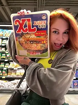 Snapshot of RosieSecret chatting on October 9, 2025, 8:12 am RosieSecret online show from October 9, 2025, 8:12 am