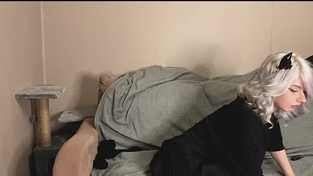 snowy lisa online show from October 23, 2025, 12:48 pm