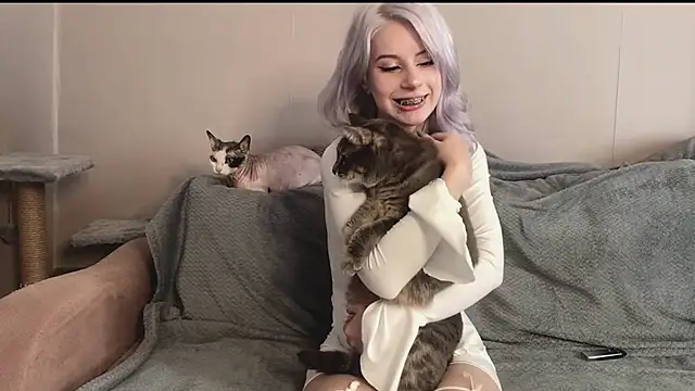 snowy lisa online show from November 15, 2025, 7:38 am