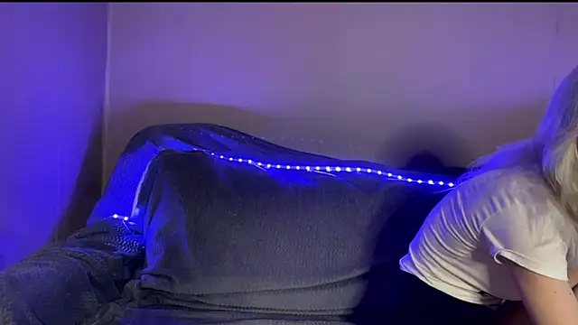 snowy lisa online show from February 11, 2026, 1:16 pm