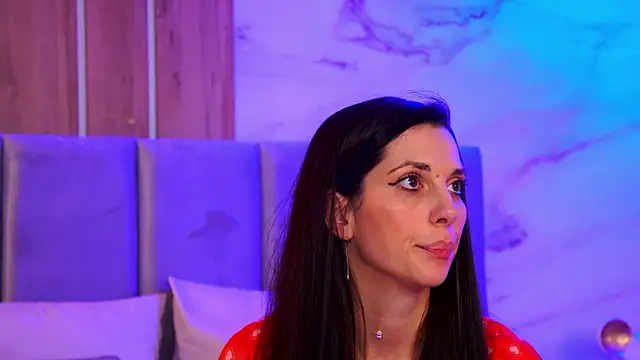 EllyLynn online show from December 1, 2025, 8:58 pm