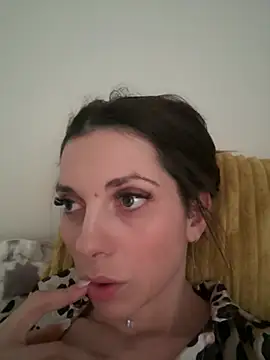 EllyLynn online show from March 4, 2026, 7:25 am