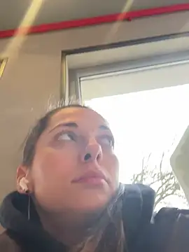 EllyLynn online show from March 15, 2026, 8:09 am