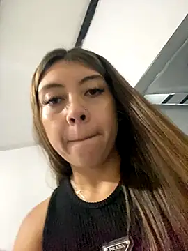 Snapshot of Sara-cooper2 chatting on October 6, 2025, 8:06 pm Sara-cooper2 online show from October 6, 2025, 8:06 pm