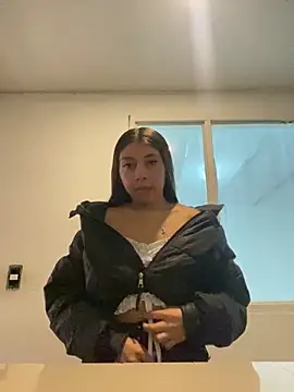 Sara-cooper2 online show from February 18, 2026, 8:27 pm