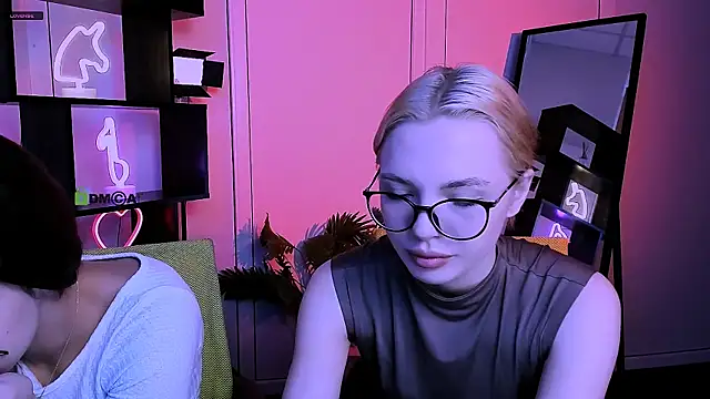 rose style online show from November 11, 2025, 5:51 am