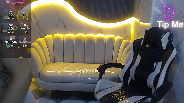 Eilyn love b online show from October 11, 2025, 12:47 pm