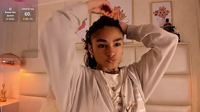 Puffy Hearts online show from October 2, 2025, 7:43 pm