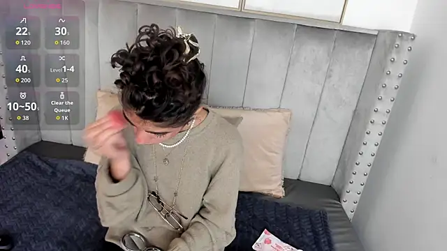 Puffy Hearts online show from October 8, 2025, 4:48 pm