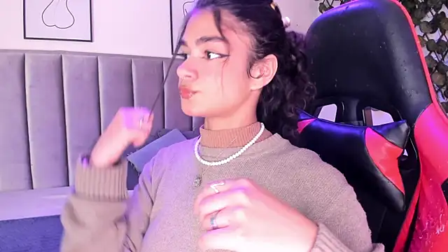 Puffy Hearts online show from October 21, 2025, 4:51 pm