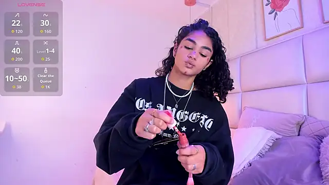 Puffy Hearts online show from November 3, 2025, 6:42 pm