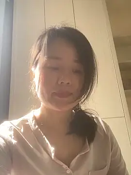 Mier-cn online show from May 3, 2026, 1:55 am