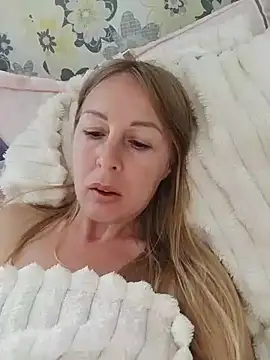 LunaSugarX online show from September 30, 2025, 9:25 am