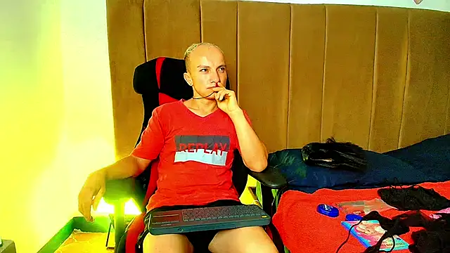 DaddyPoweer online show from September 13, 2025, 11:15 pm