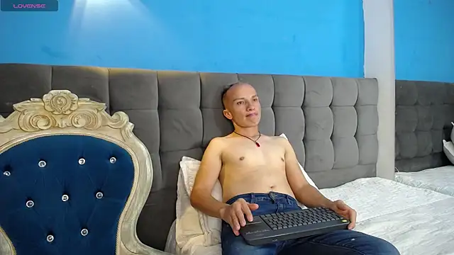 DaddyPoweer online show from October 28, 2025, 8:00 pm