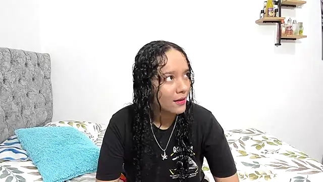 nay and aleja1 online show from November 12, 2025, 2:34 am