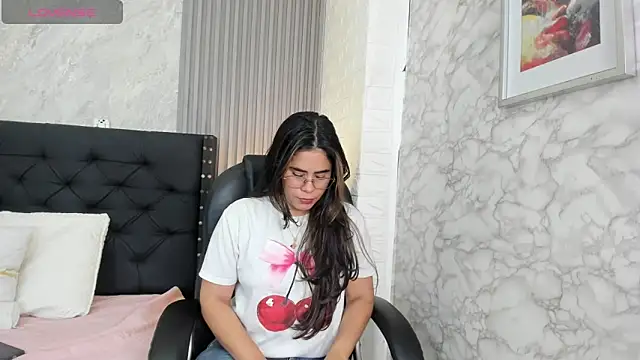 Snapshot of alicy__torres chatting on April 13, 2026, 12:21 pm alicy torres online show from April 13, 2026, 12:21 pm