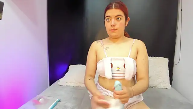 Lila Cox online show from September 10, 2025, 11:10 am