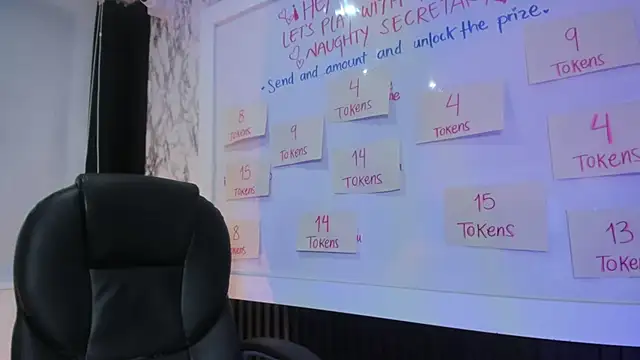 Lila Cox online show from September 17, 2025, 11:01 am