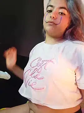 Lila Cox online show from October 28, 2025, 2:53 pm