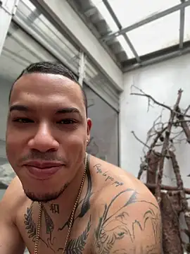 AlphaMasterXxx online show from May 17, 2026, 1:18 pm