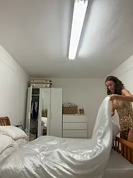 MilaRenee online show from September 21, 2025, 7:59 pm