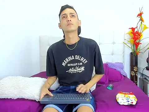 EithamDawson online show from September 16, 2025, 1:56 pm