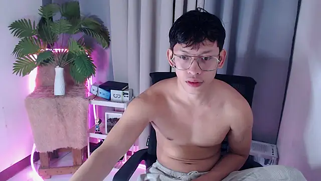 pinkcock froi2305 online show from December 18, 2025, 1:22 am