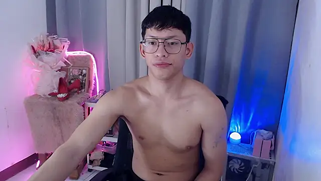 pinkcock froi2305 online show from March 29, 2026, 4:01 am