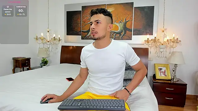 Snapshot of Valentiinoss chatting on January 13, 2026, 8:36 pm Valentiinoss online show from January 13, 2026, 8:36 pm