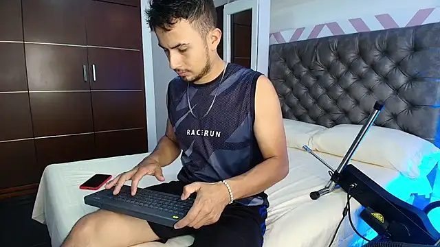 Valentiinoss online show from March 18, 2026, 9:07 pm