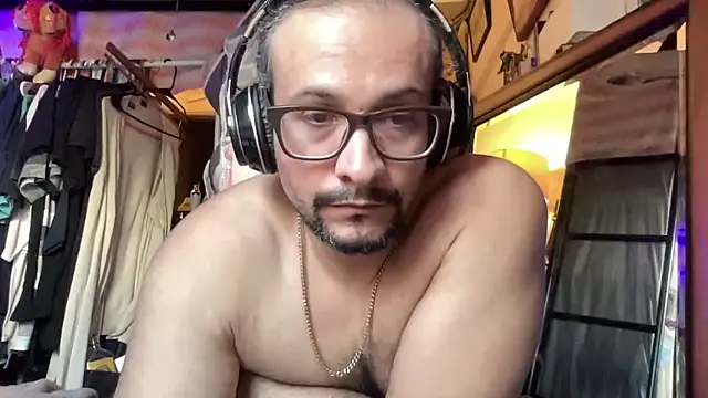 Snapshot of Piano_Tony chatting on January 6, 2026, 12:14 am Piano Tony online show from January 6, 2026, 12:14 am